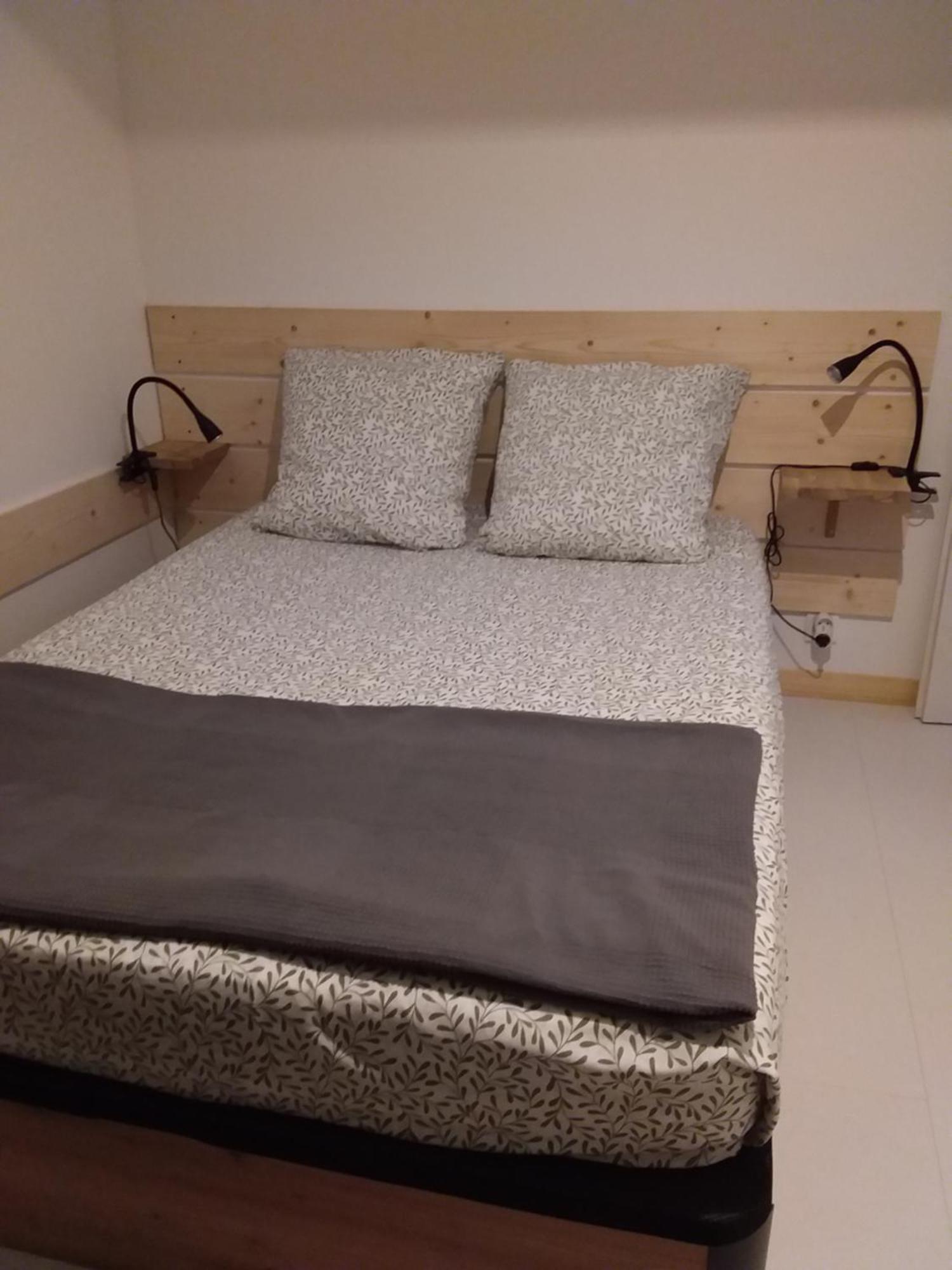 Appartement Dans Maison De Village Crots Extérieur photo